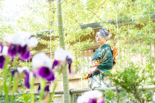 日本庭園での着物姿